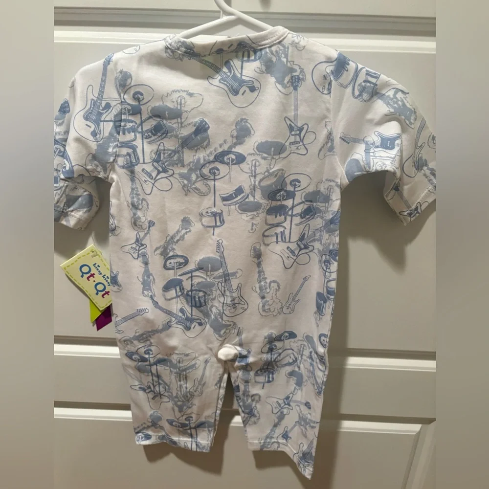 Kissy Kissy charming outfit